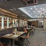 - With A Large Terrace And Direct Access To The Sea Aparthotel *