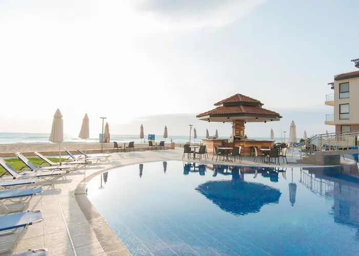 - With A Large Terrace And Direct Access To The Sea Aparthotel *