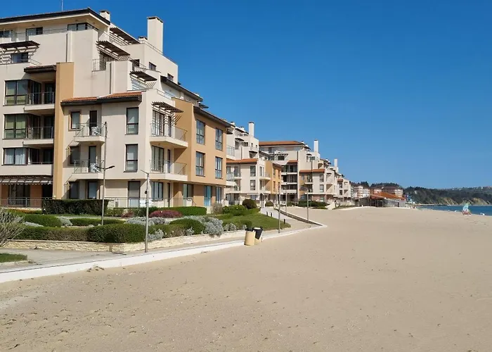 - With A Large Terrace And Direct Access To The Sea * Obzor